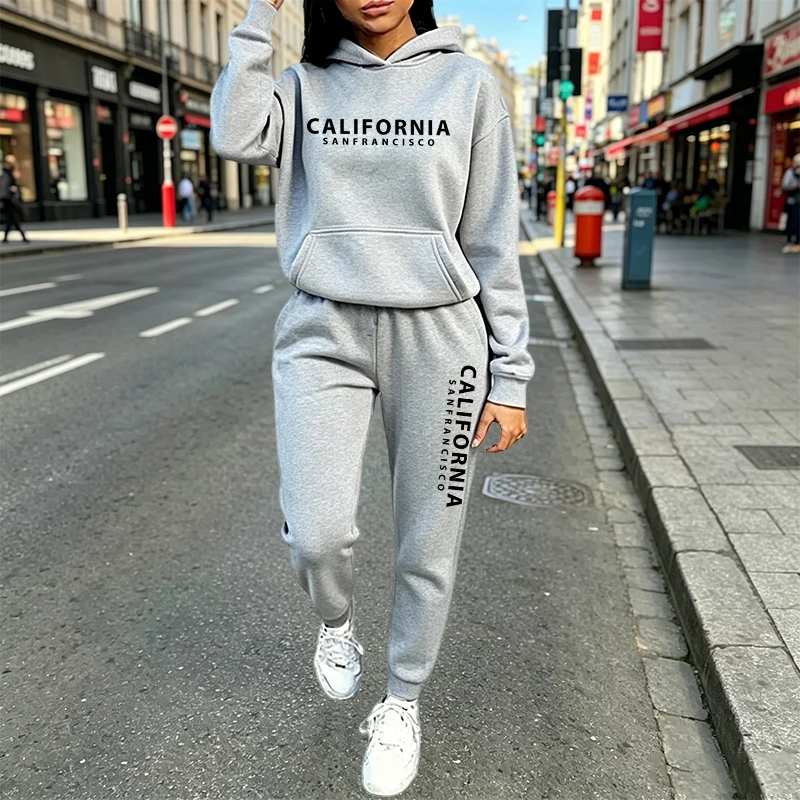 Women Fashion Outfits - Tuta Casual Urbana con Cappuccio e