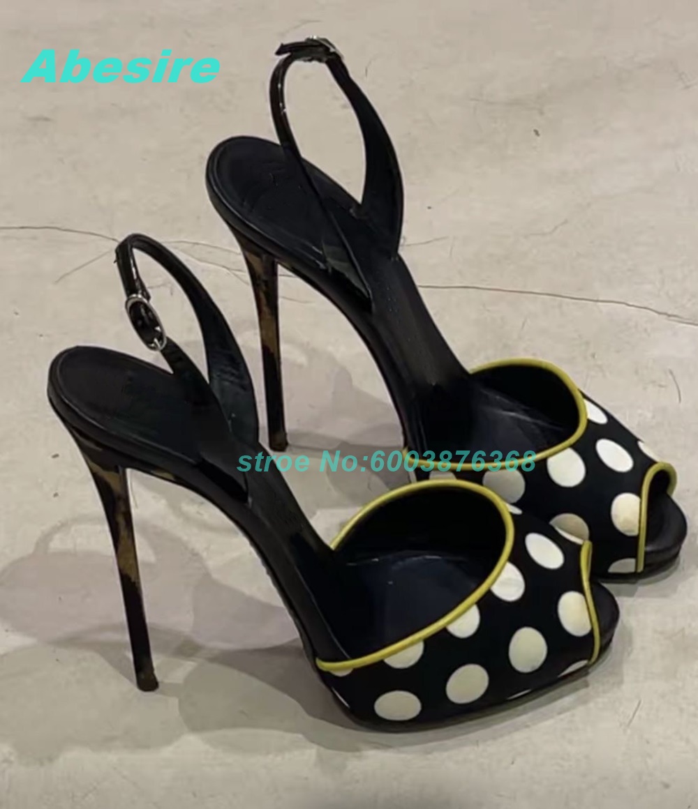 Sandali a Pois Bicolore con Ta - Women Fashion Show recensione e prezzo