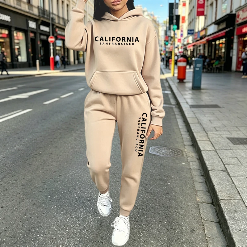 Tuta Casual Urbana con Cappucc - Women Fashion Outfits recensione e prezzo