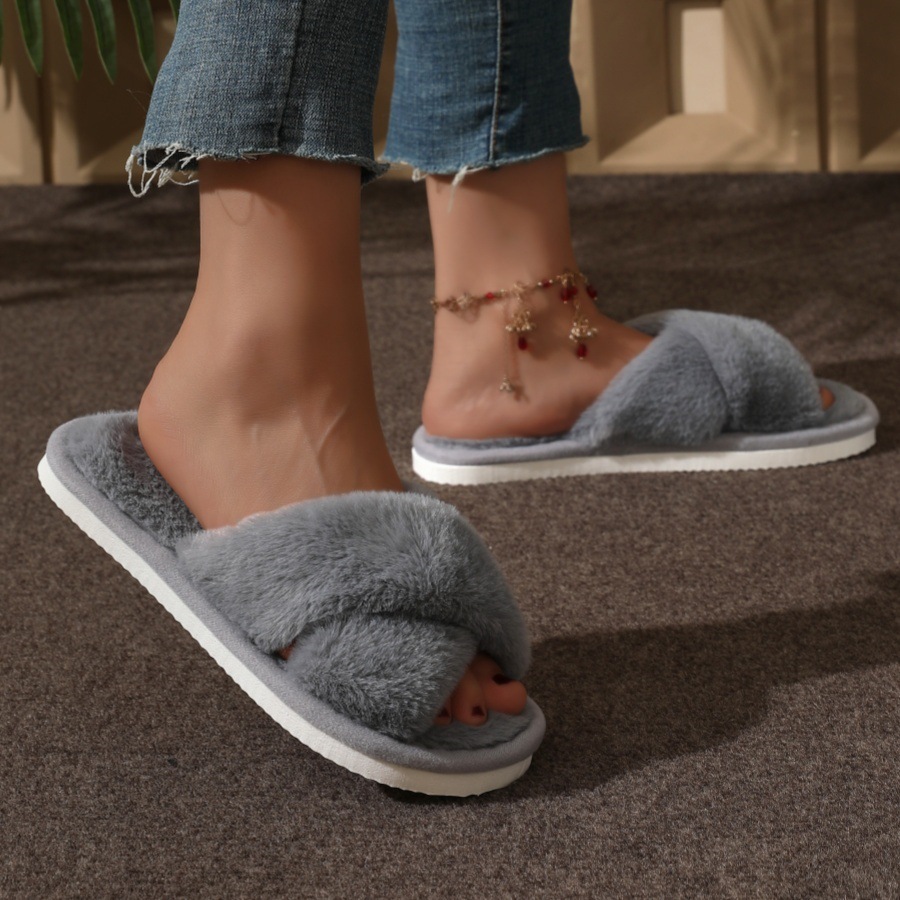 Pantofola da casa fuzzy croce  - Women'S Fashion Winter 2025 recensione e prezzo