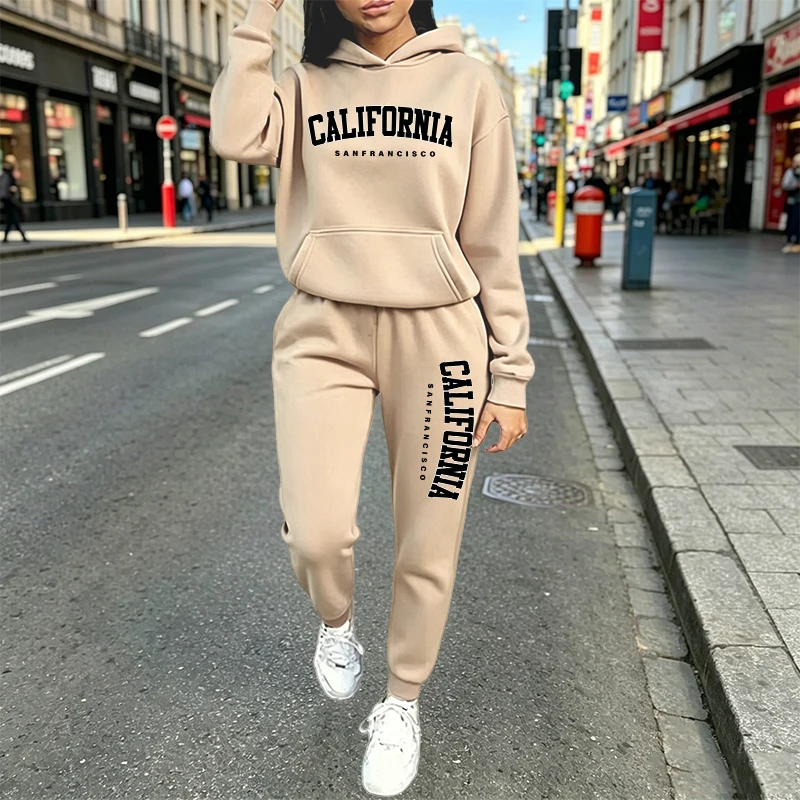 Tuta Casual Urbana con Cappucc - Women Fashion Outfits recensione e prezzo