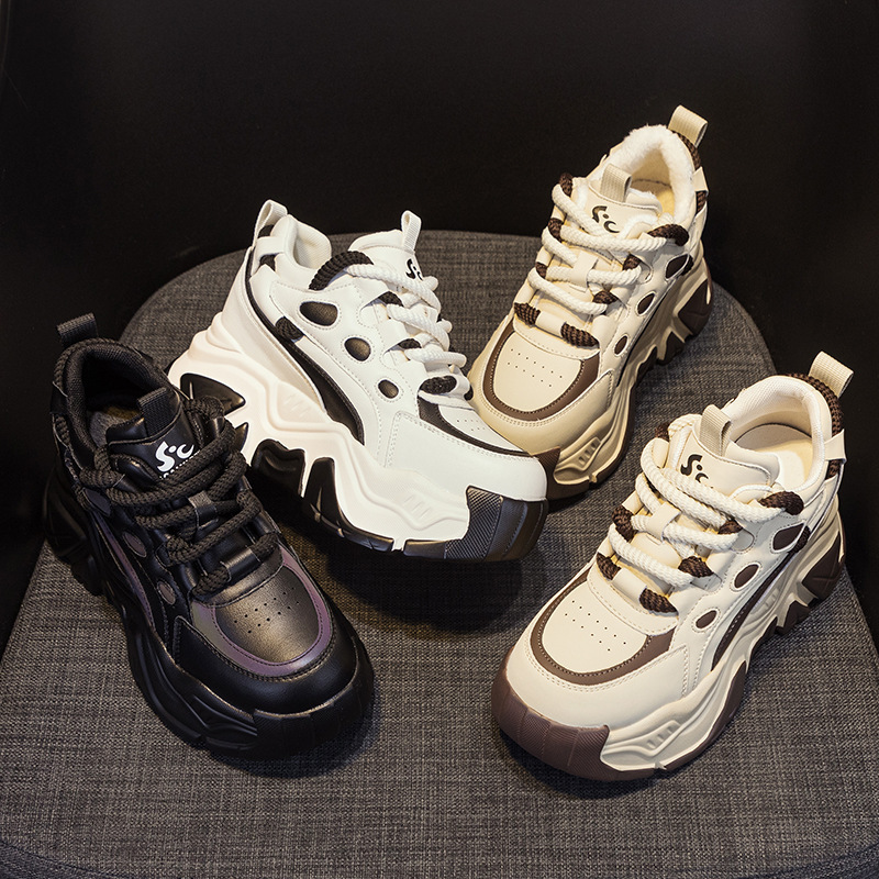 Nuove scarpe da donna 2026 in  - Sneakers Fashion Women recensione e prezzo