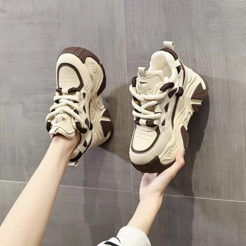 Nuove scarpe da donna 2026 in  - Sneakers Fashion Women recensione e prezzo
